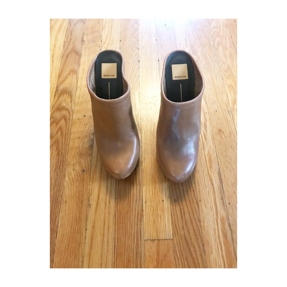 Dolce Vita Ackley Mules Clogs